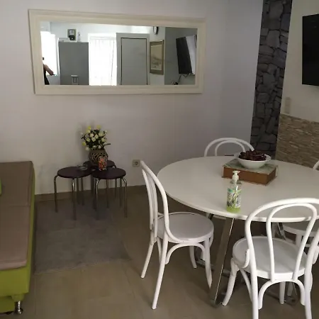 Obiteljska Kuca Na Plazi Preko